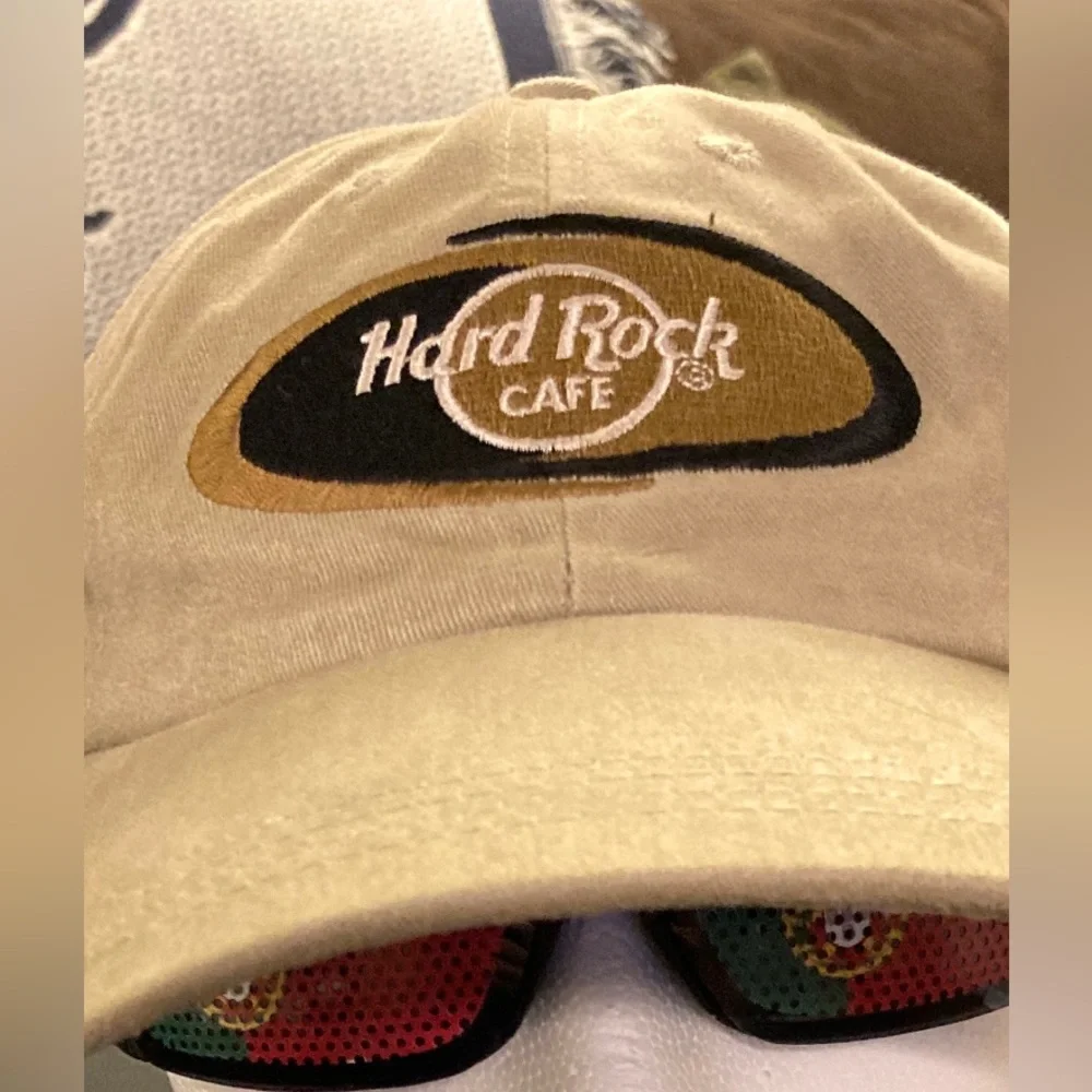 Vintage Hard Rock Cafe 🍁 Niagara Falls ‘Love All Serve All’ Hat - Picture 8 of 8